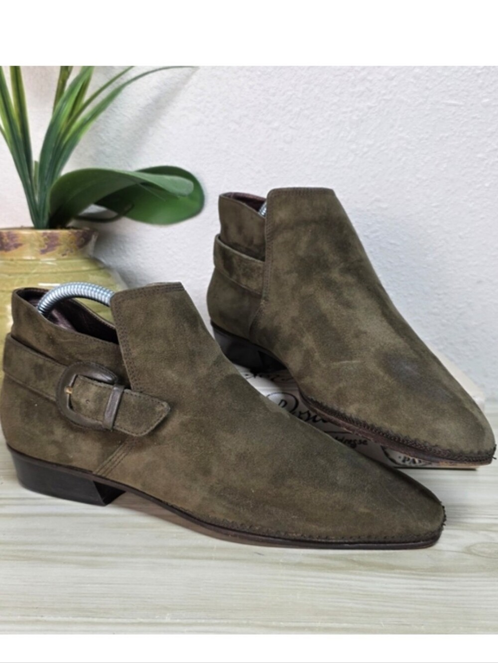 Vero Cuoio Olive Green Suede Chukka Boots with Buckle